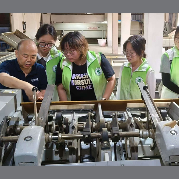 2025年7月5日华中农业大学生命科学技术学院到金苔香茶业参加暑期实践