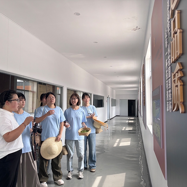 2025年7月6日华中农业大学食品科技学院到金苔香茶业开展社会实践活动