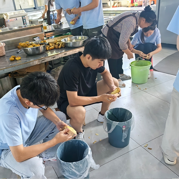 2025年7月9日华中农业大学人工智能+信息学院到金苔香茶业开展社会实践活动