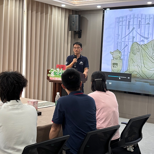 2025年7月17日武汉大学首届雷军班同学莅临金苔香茶业参观交流