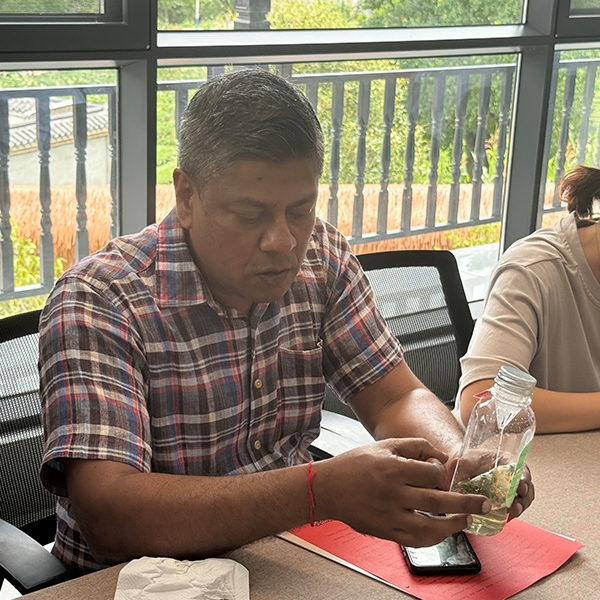 2025年7月22日斯里兰卡茶叶商贸代表团探访金苔香茶业生产基地