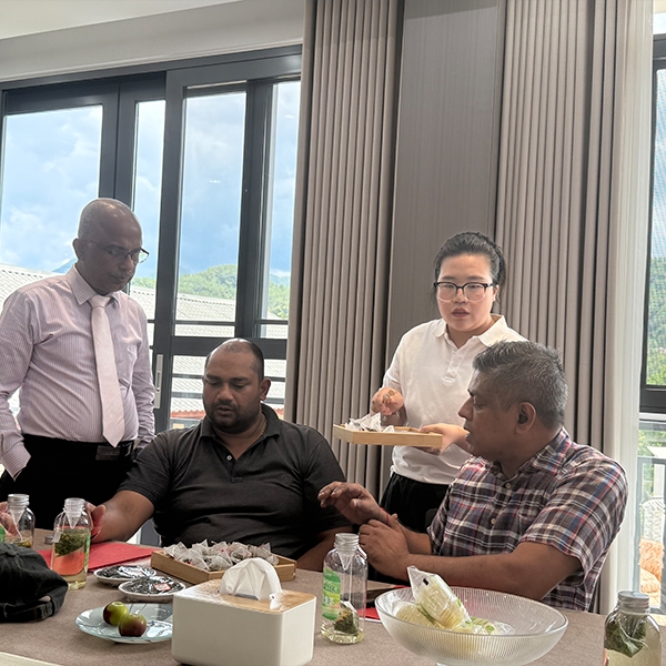 2025年7月22日斯里兰卡茶叶商贸代表团探访金苔香茶业生产基地